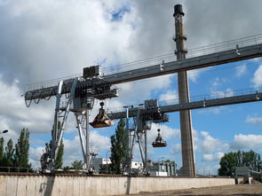 起重設(shè)備 從工程機(jī)械到采暖設(shè)備廠的全方位應(yīng)用與能源效率處理